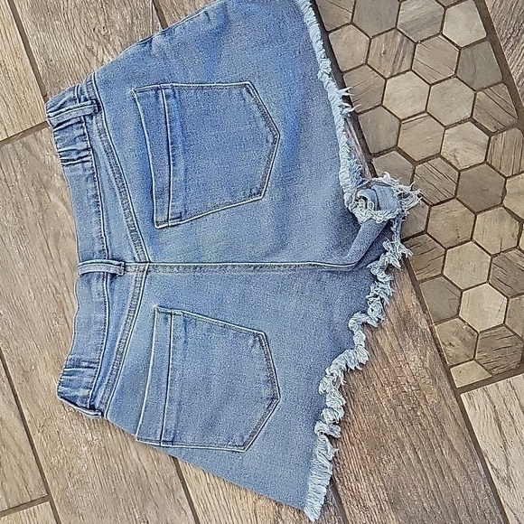 DISTRESSED jean shots size 11/30 - Picture 2 of 3